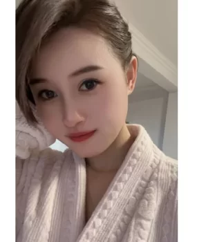 南京短发纹身御姐