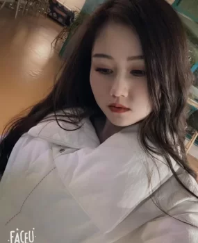 伊宁市丰满名族女