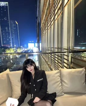 婀娜多姿性感妩媚身材高级感十足黑丝御姐兼职