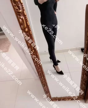 身材苗条的丝袜少妇，很骚很带劲