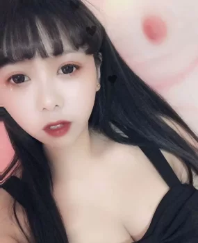 财富童颜巨乳妹妹